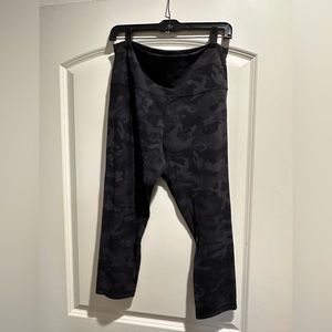 LULULEMON - Camo Align Crop Tight